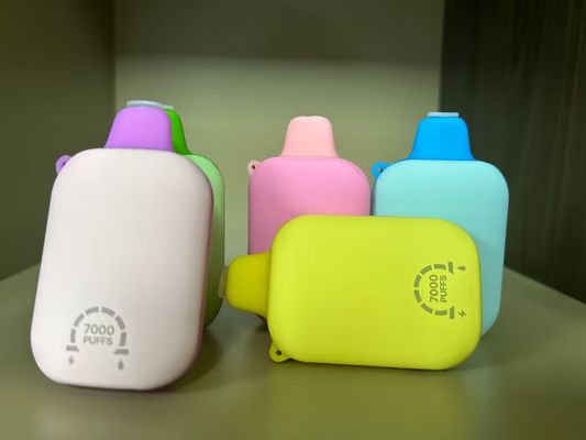 7000 пушек OEM Vape Smart Screen 12 мл 650mAh Перезаряжаемый с 50 мг соли никотина